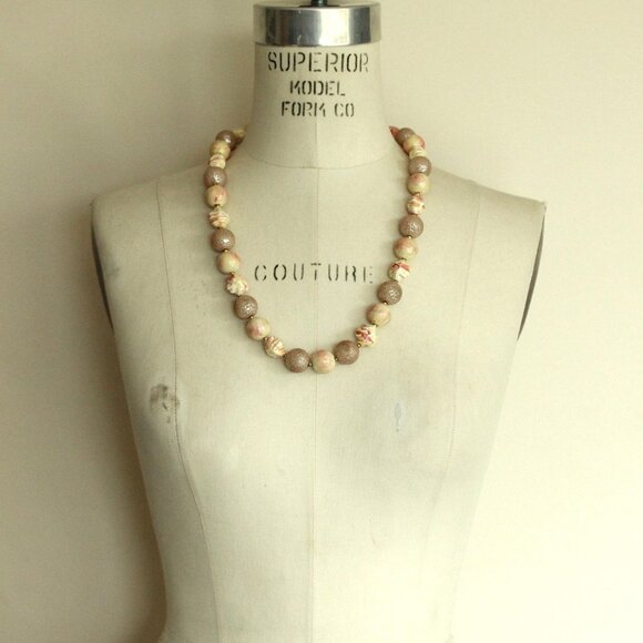 Vintage 1960s Necklace, Pink and White Large Beads with Gold Spacers Mod Jewelry - Picture 2 of 9